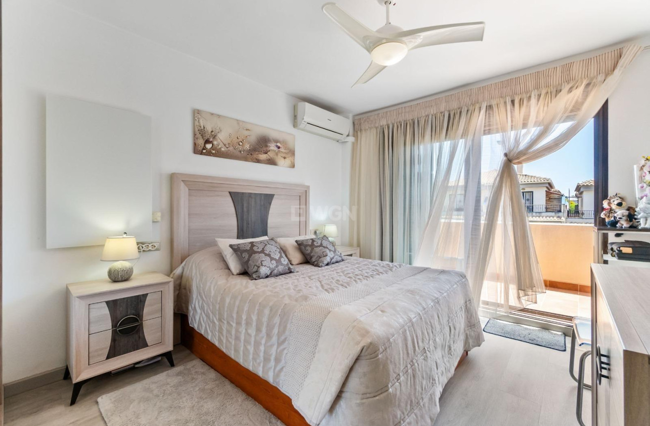 Odsprzedaż - Kamienica - Torrevieja - aguas nuevas