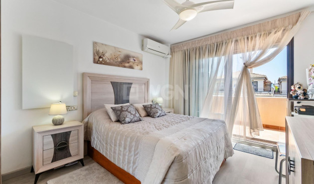 Odsprzedaż - Kamienica - Torrevieja - aguas nuevas