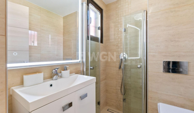 Odsprzedaż - Kamienica - Torrevieja - aguas nuevas