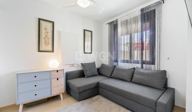 Odsprzedaż - Kamienica - Torrevieja - aguas nuevas