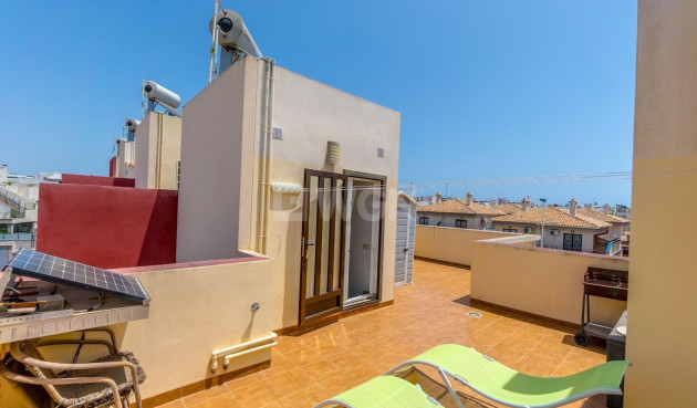 Odsprzedaż - Kamienica - Torrevieja - aguas nuevas