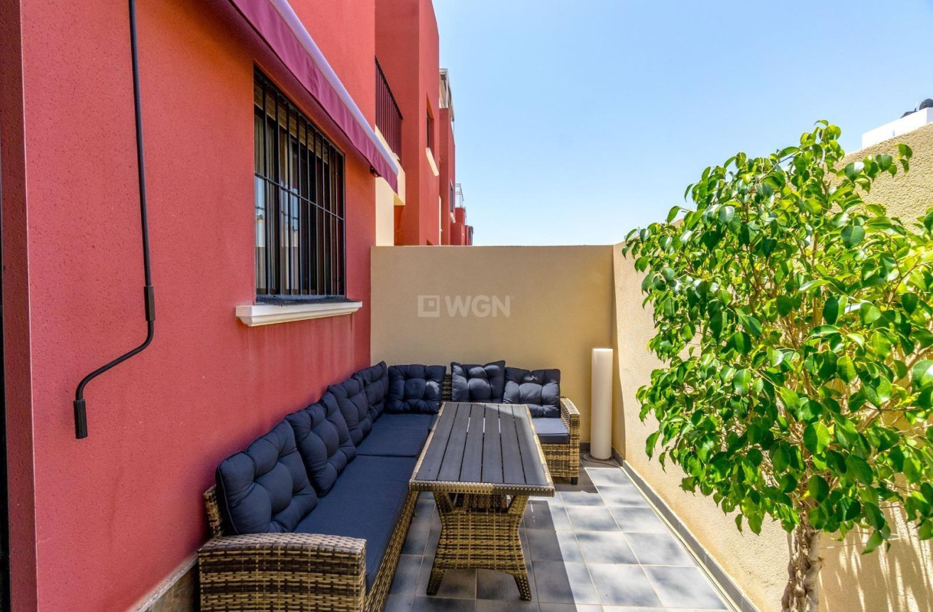 Odsprzedaż - Kamienica - Torrevieja - aguas nuevas