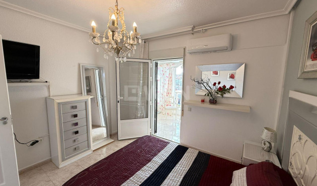 Odsprzedaż - Kamienica - Torrevieja - Calas Blanca