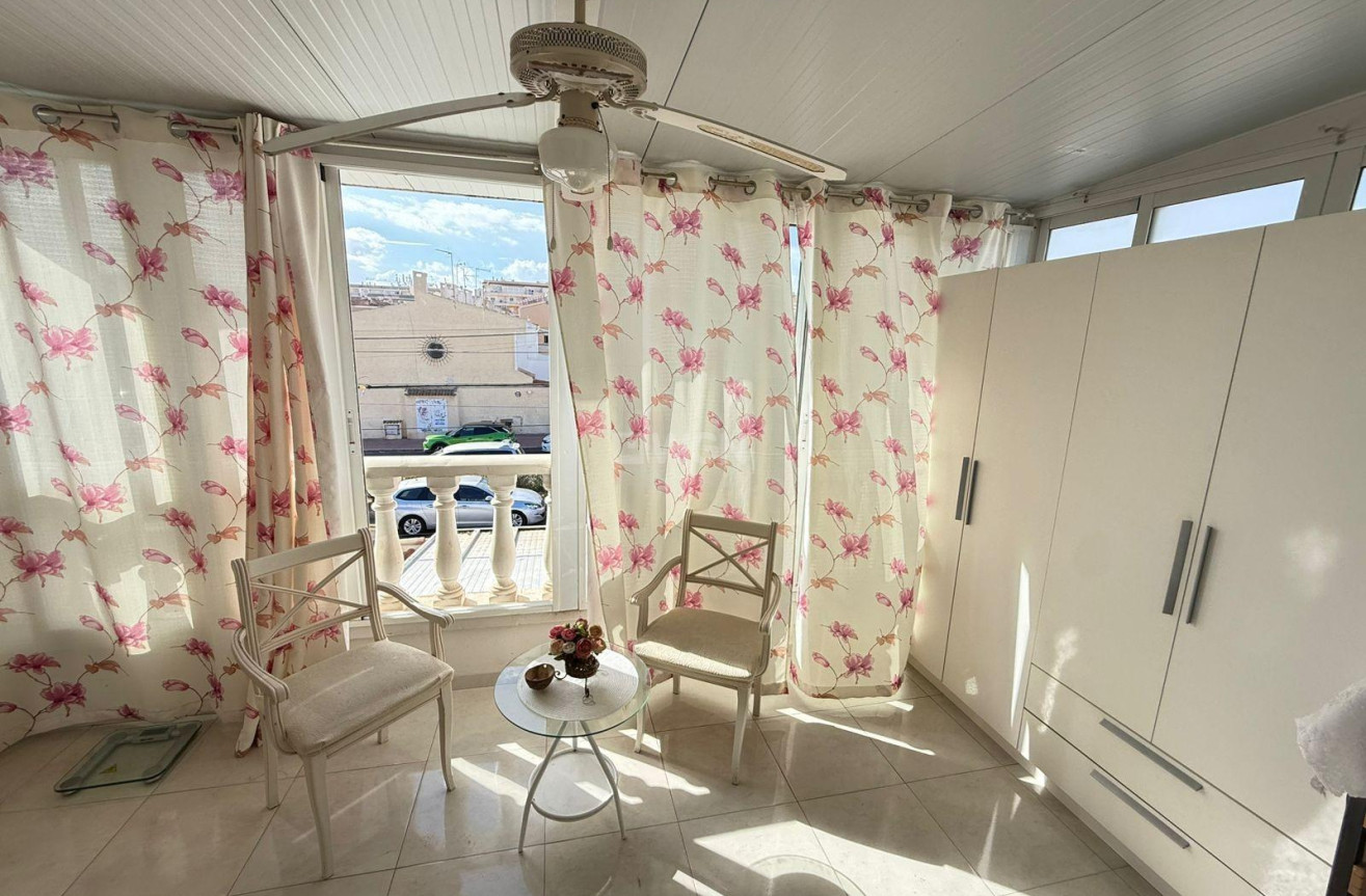 Odsprzedaż - Kamienica - Torrevieja - Calas Blanca