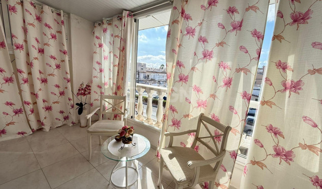 Odsprzedaż - Kamienica - Torrevieja - Calas Blanca