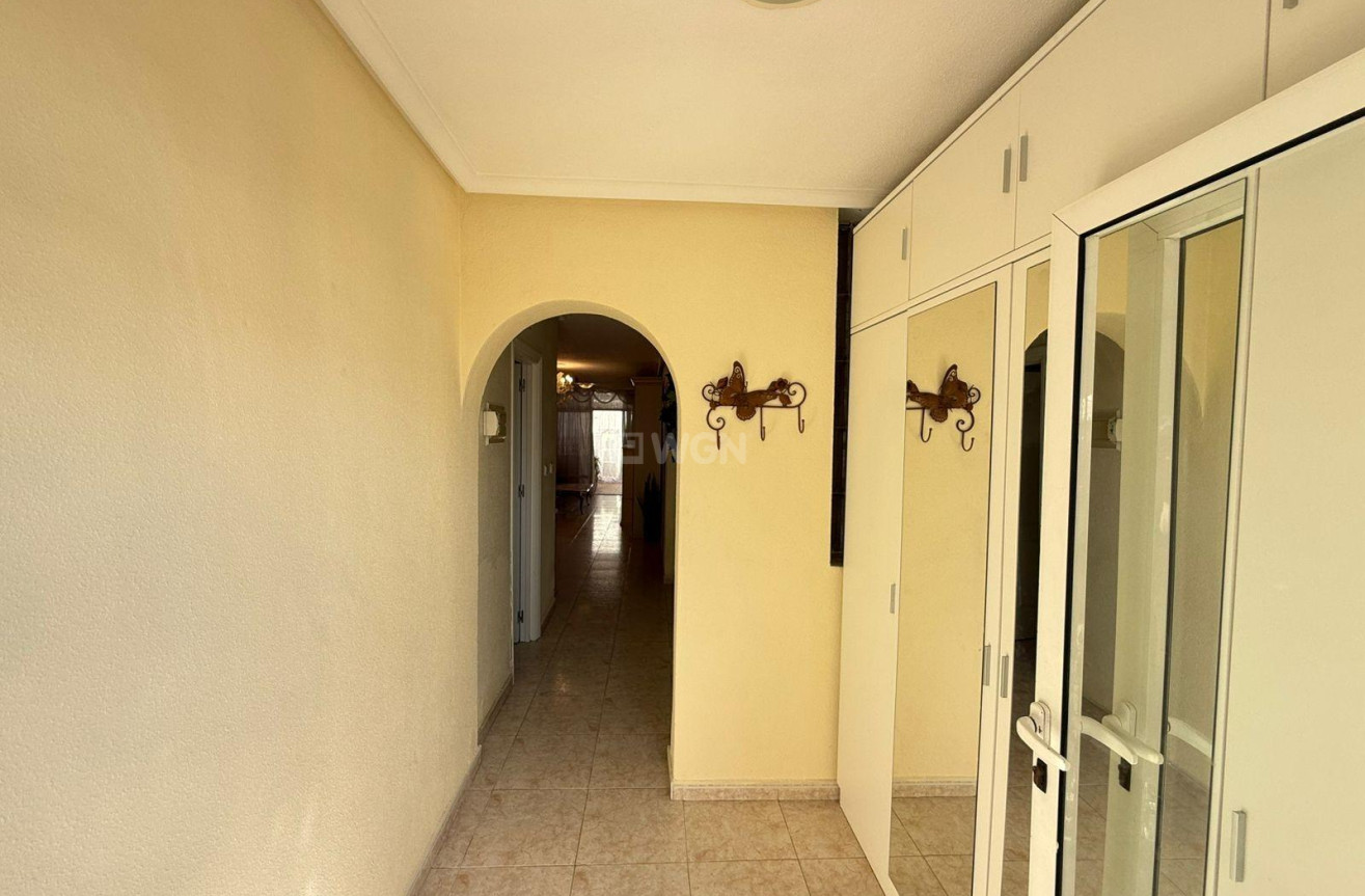 Odsprzedaż - Kamienica - Torrevieja - Calas Blanca