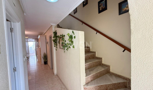 Odsprzedaż - Kamienica - Torrevieja - Calas Blanca