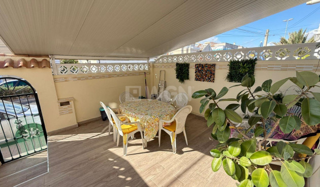 Odsprzedaż - Kamienica - Torrevieja - Calas Blanca