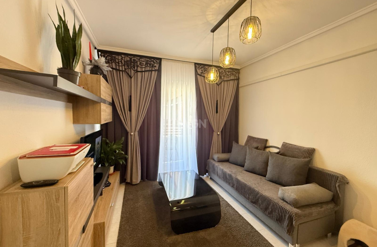 Resale - Apartment / flat - Torrevieja - PARQUE DE LAS NACIONES