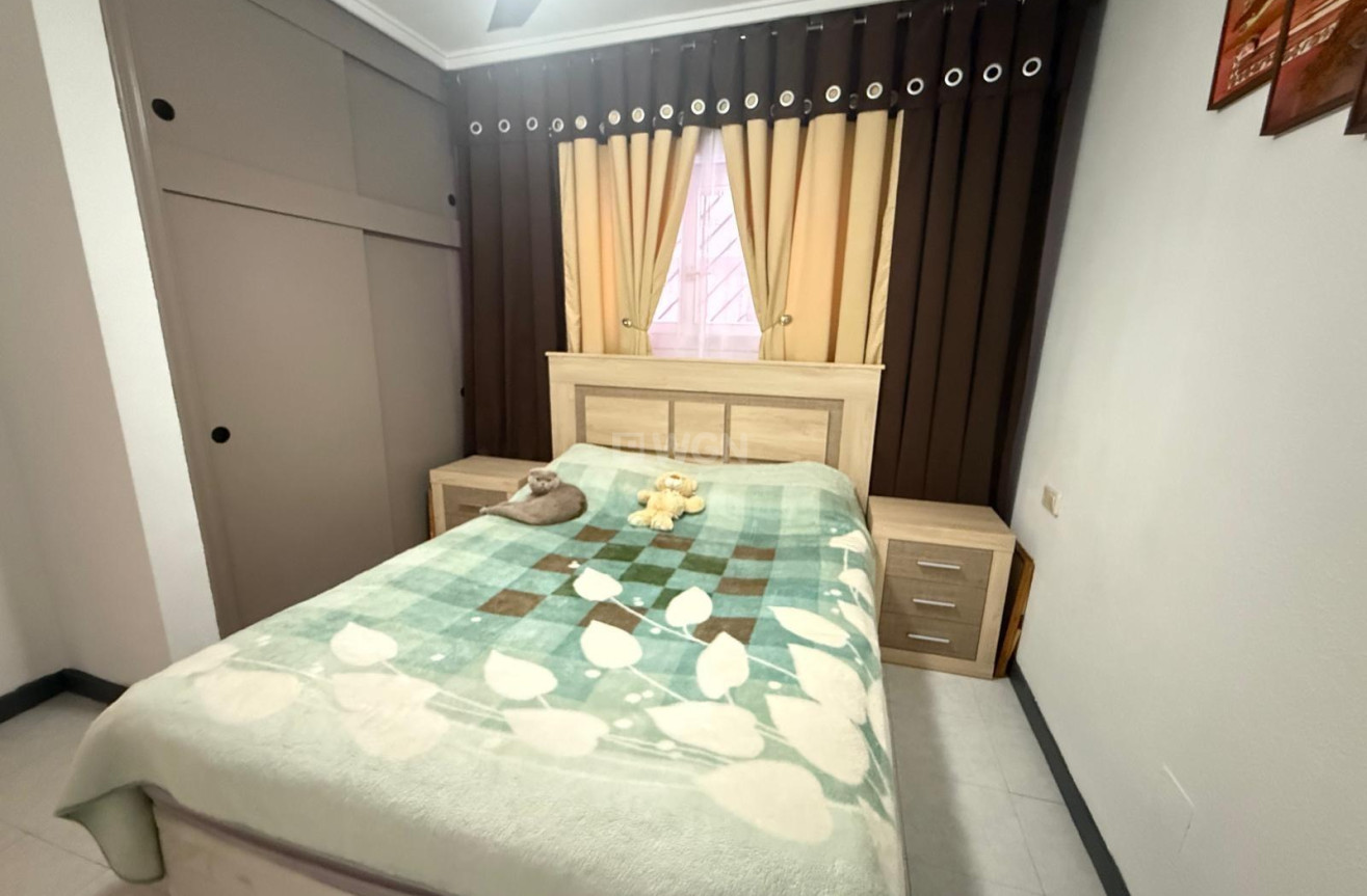 Resale - Apartment / flat - Torrevieja - PARQUE DE LAS NACIONES