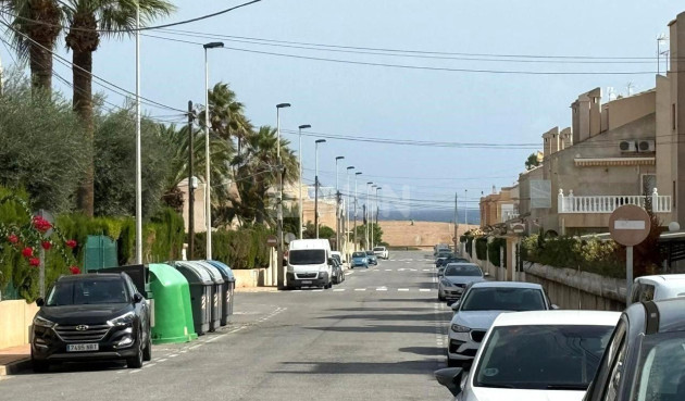 Resale - Bungalow - Torrevieja - Los Frutales