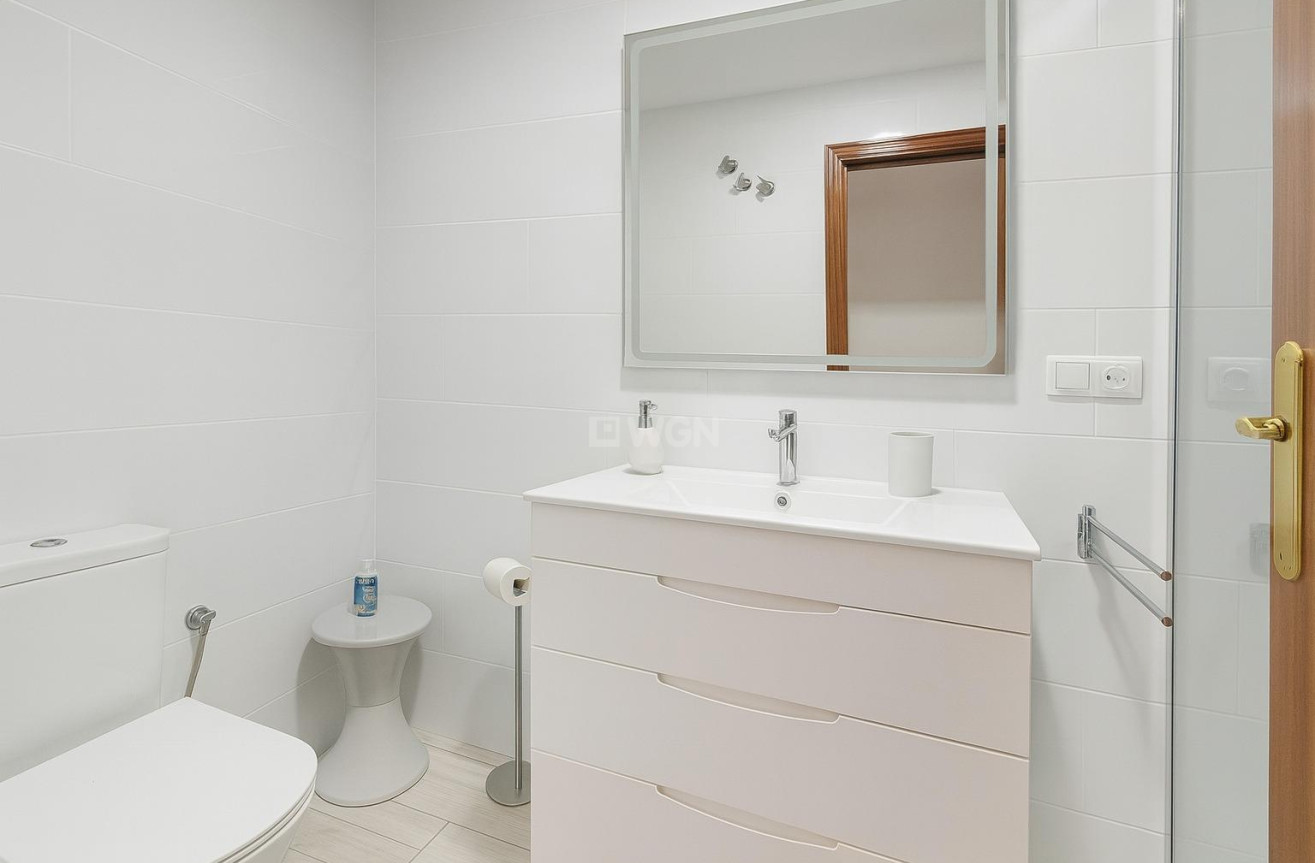 Resale - Apartment / flat - Torrevieja - Acequion