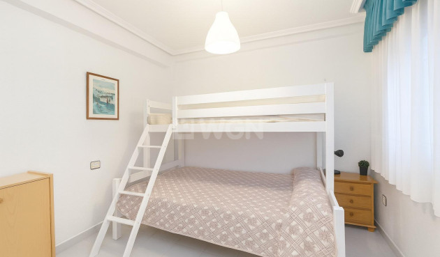 Resale - Apartment / flat - Torrevieja - Acequion