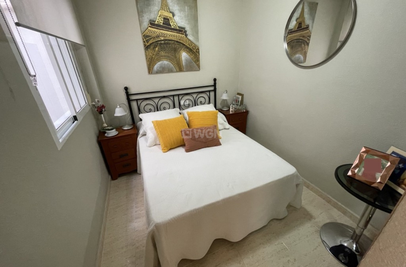 Resale - Apartment / flat - Torrevieja - Costa Blanca