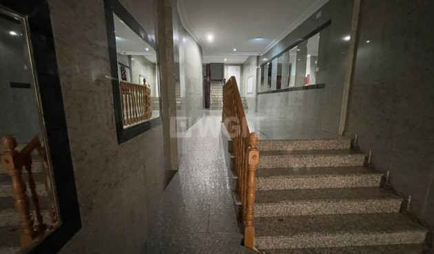 Resale - Apartment / flat - Torrevieja - Costa Blanca