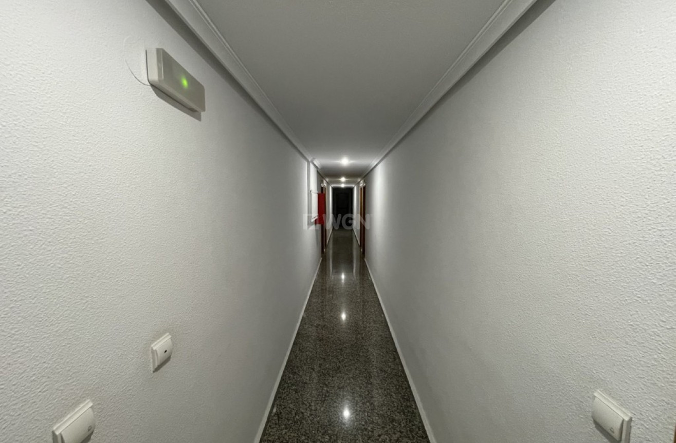 Resale - Apartment / flat - Torrevieja - Costa Blanca