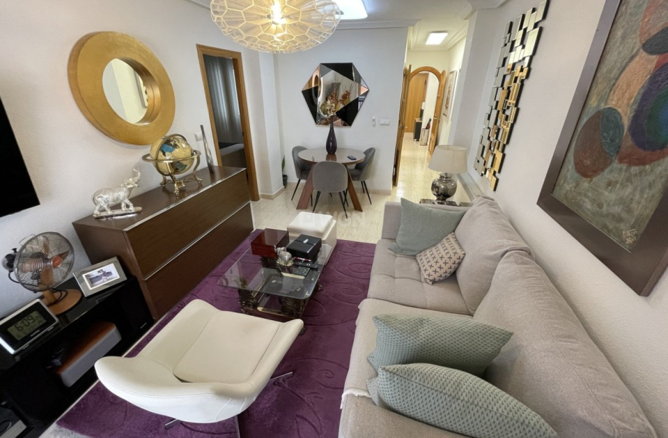 Resale - Apartment / flat - Torrevieja - Costa Blanca