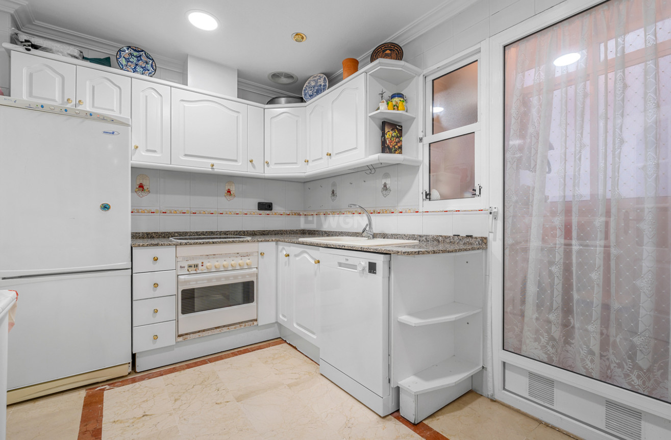 Odsprzedaż - Mieszkanie w bloku - Torrevieja - Costa Blanca