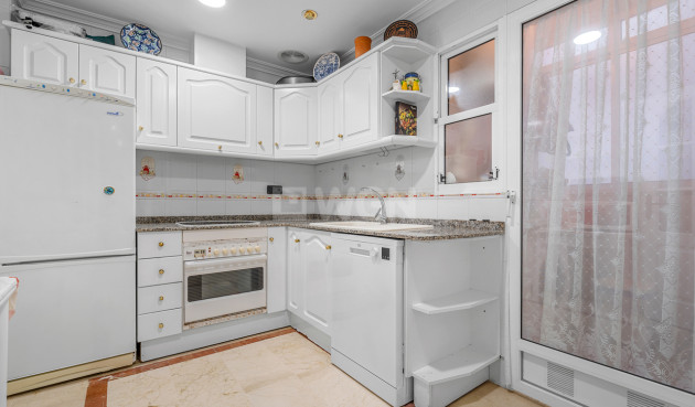 Odsprzedaż - Mieszkanie w bloku - Torrevieja - Costa Blanca