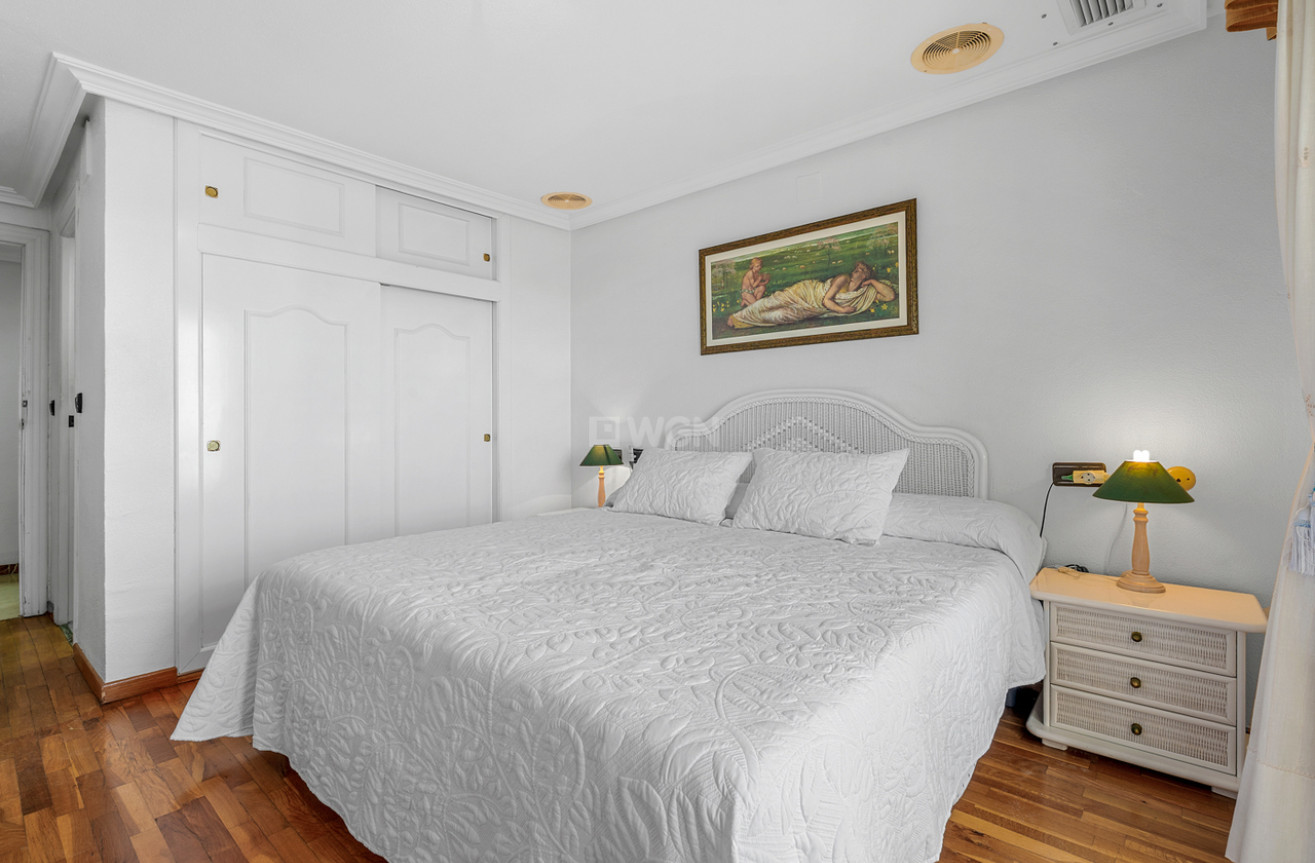 Odsprzedaż - Mieszkanie w bloku - Torrevieja - Costa Blanca