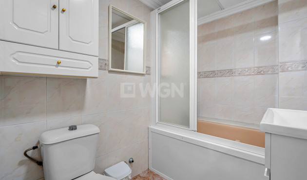 Odsprzedaż - Mieszkanie w bloku - Torrevieja - Costa Blanca