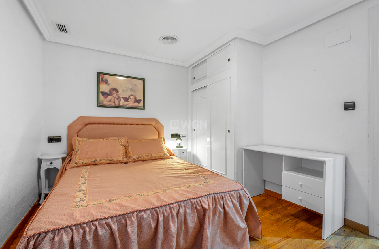 Odsprzedaż - Mieszkanie w bloku - Torrevieja - Costa Blanca