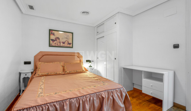 Odsprzedaż - Mieszkanie w bloku - Torrevieja - Costa Blanca