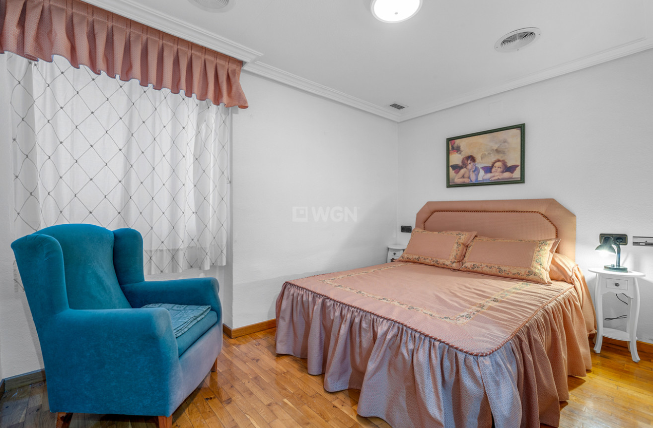 Odsprzedaż - Mieszkanie w bloku - Torrevieja - Costa Blanca