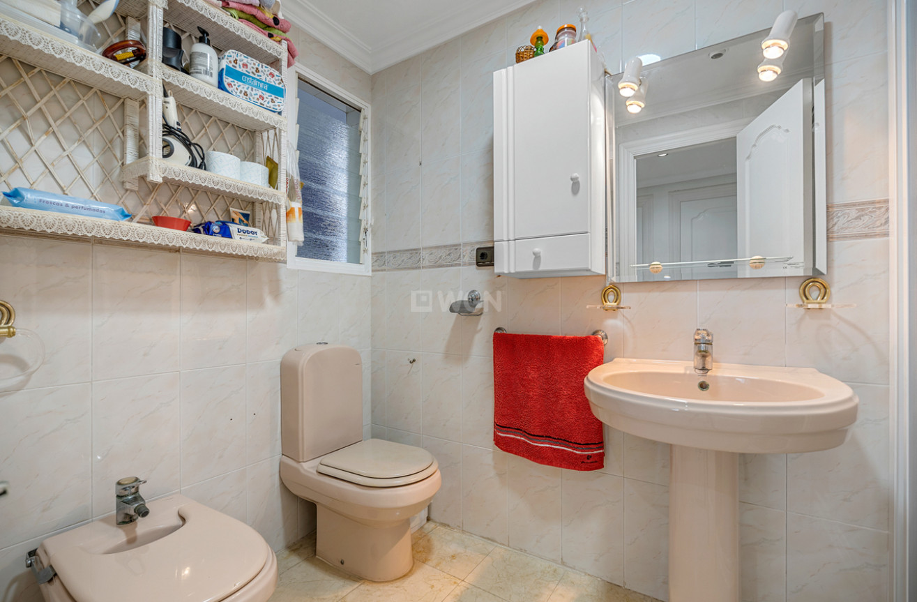 Odsprzedaż - Mieszkanie w bloku - Torrevieja - Costa Blanca