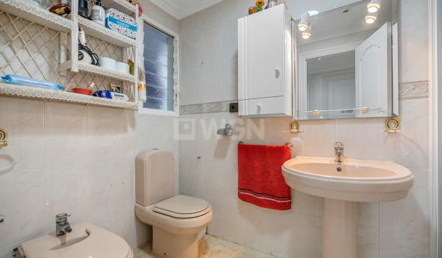 Odsprzedaż - Mieszkanie w bloku - Torrevieja - Costa Blanca