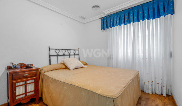 Odsprzedaż - Mieszkanie w bloku - Torrevieja - Costa Blanca