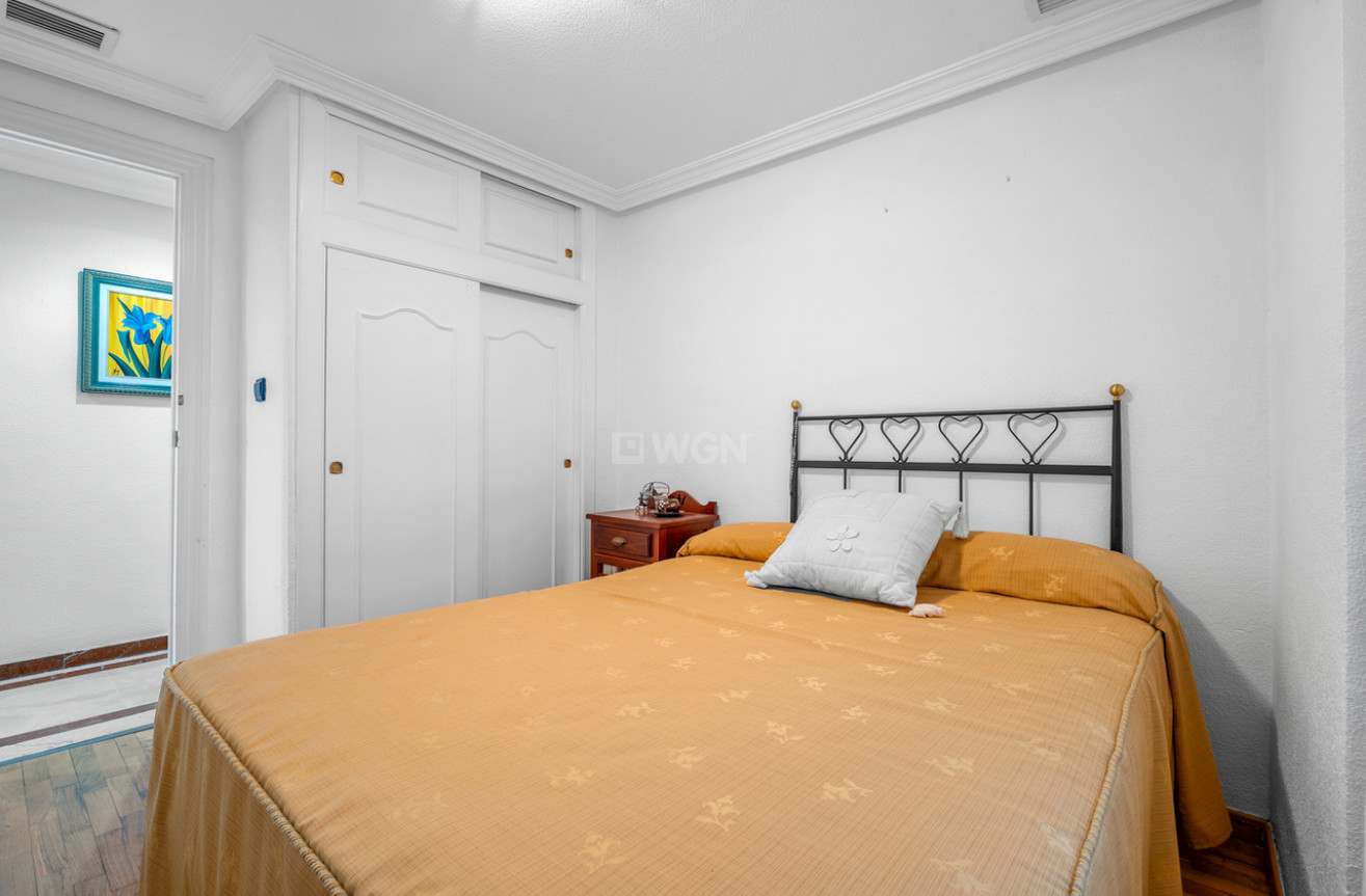 Odsprzedaż - Mieszkanie w bloku - Torrevieja - Costa Blanca