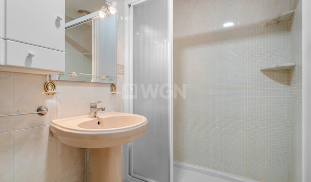 Odsprzedaż - Mieszkanie w bloku - Torrevieja - Costa Blanca