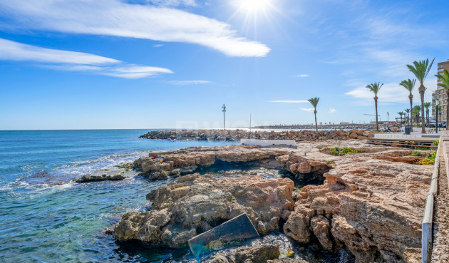 Odsprzedaż - Mieszkanie w bloku - Torrevieja - Costa Blanca