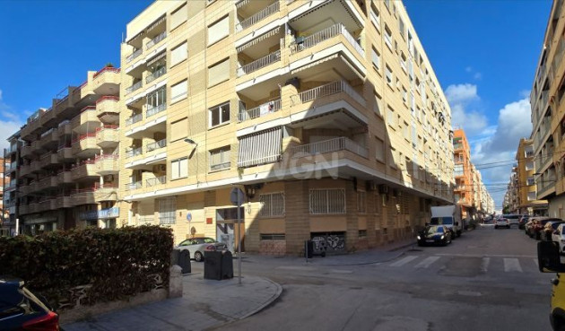 Resale - Apartment / flat - Torrevieja - Centro