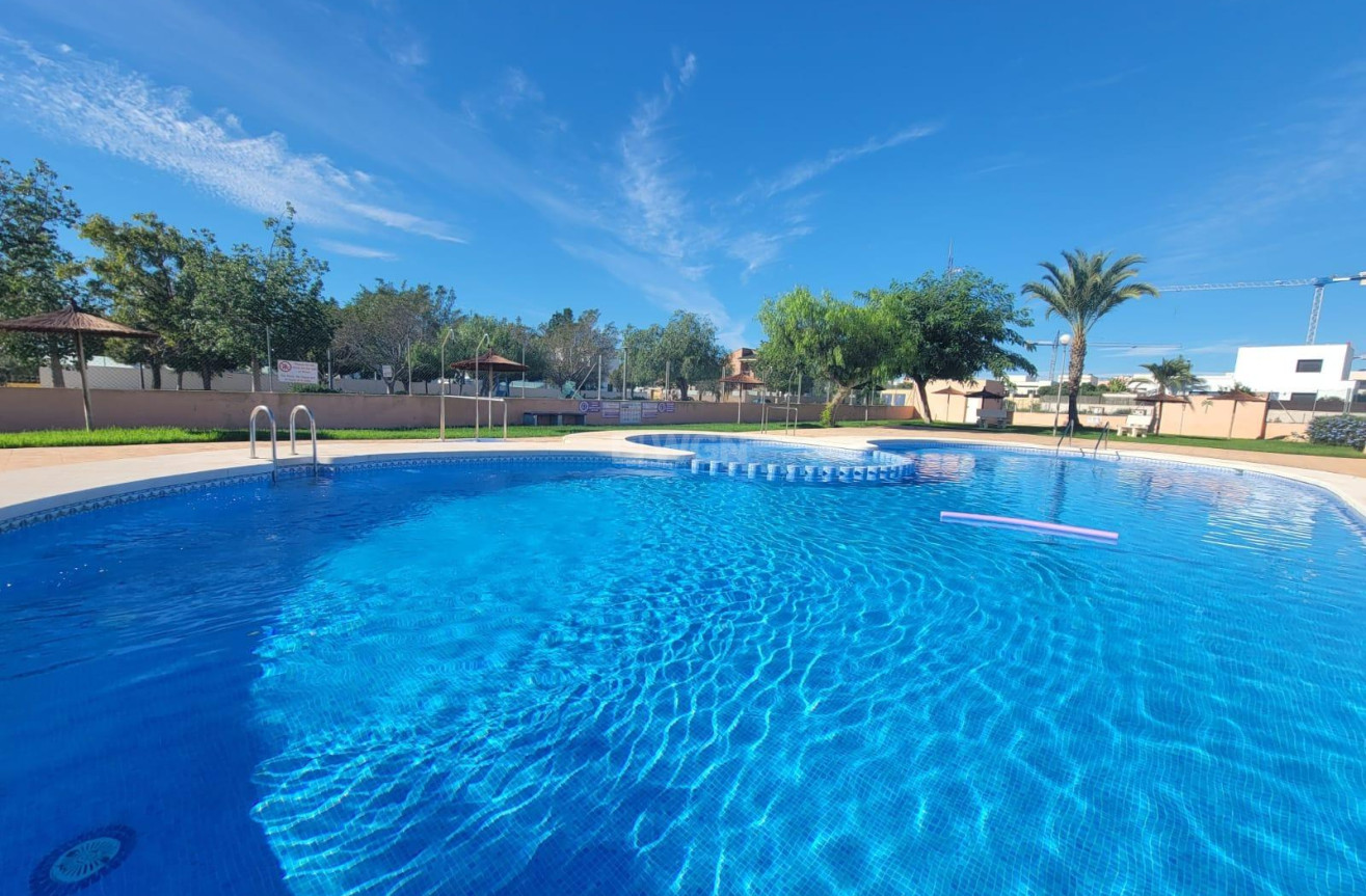 Resale - Townhouse - Los Montesinos - Los Montesinos - Urb. La Herrada