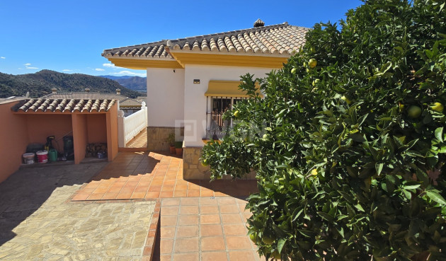 Odsprzedaż - Villa - Alcaucín - Inland