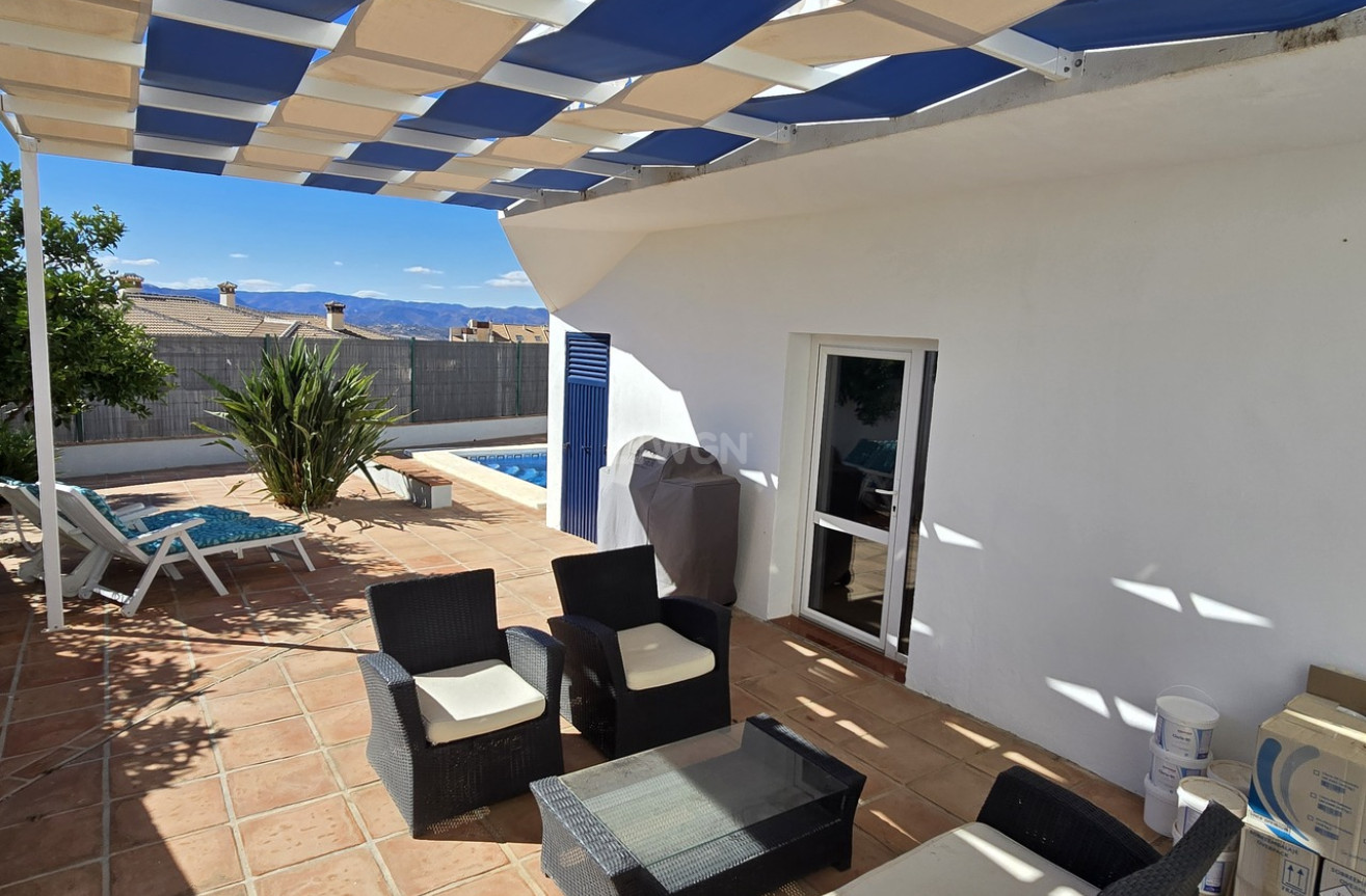 Odsprzedaż - Villa - Alcaucín - Inland