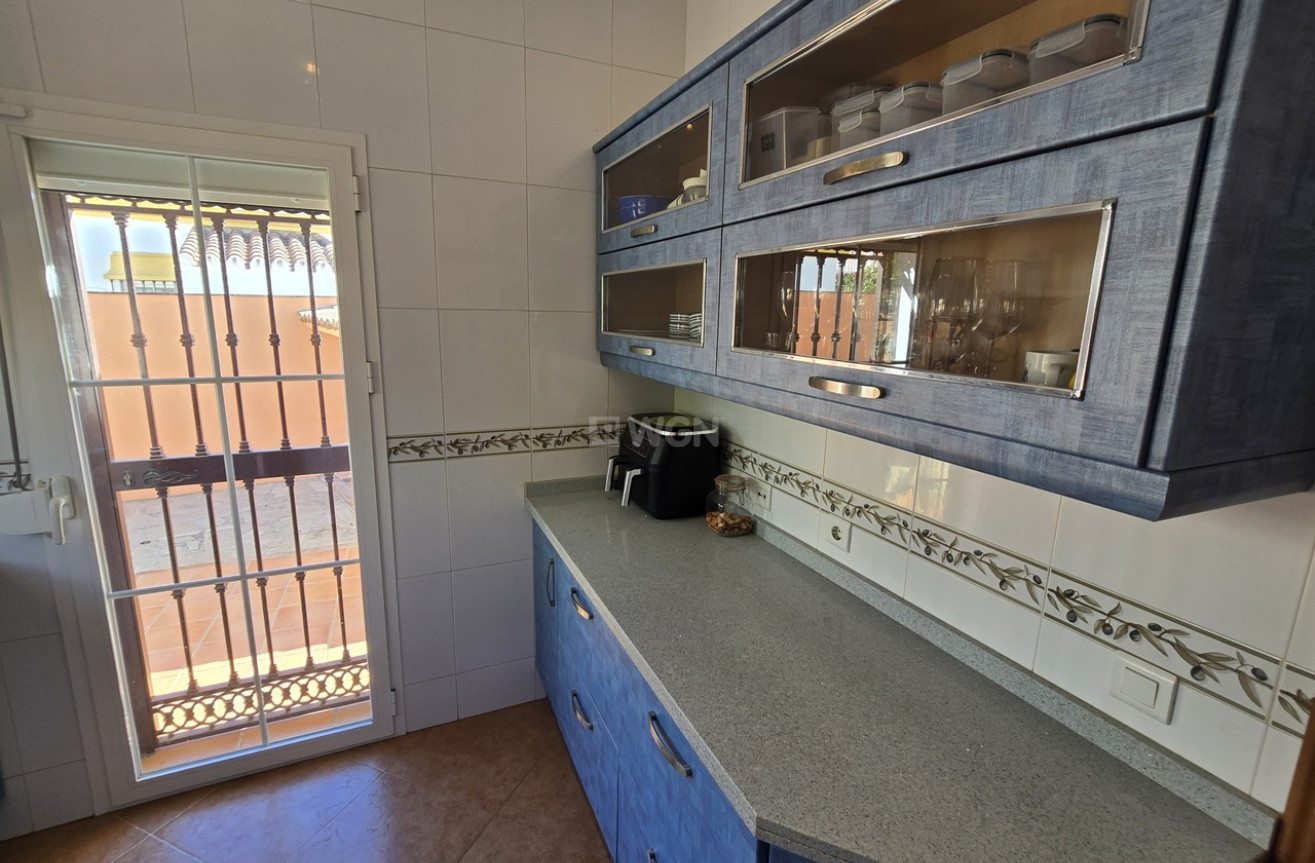 Odsprzedaż - Villa - Alcaucín - Inland