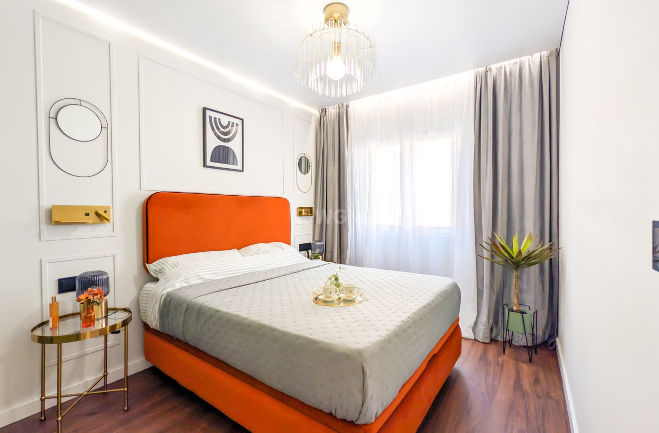 Odsprzedaż - Mieszkanie w bloku - Torrevieja - Costa Blanca