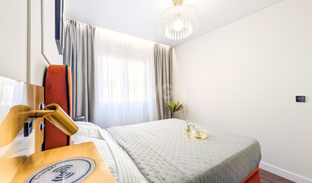 Odsprzedaż - Mieszkanie w bloku - Torrevieja - Costa Blanca