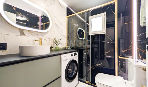 Odsprzedaż - Mieszkanie w bloku - Torrevieja - Costa Blanca