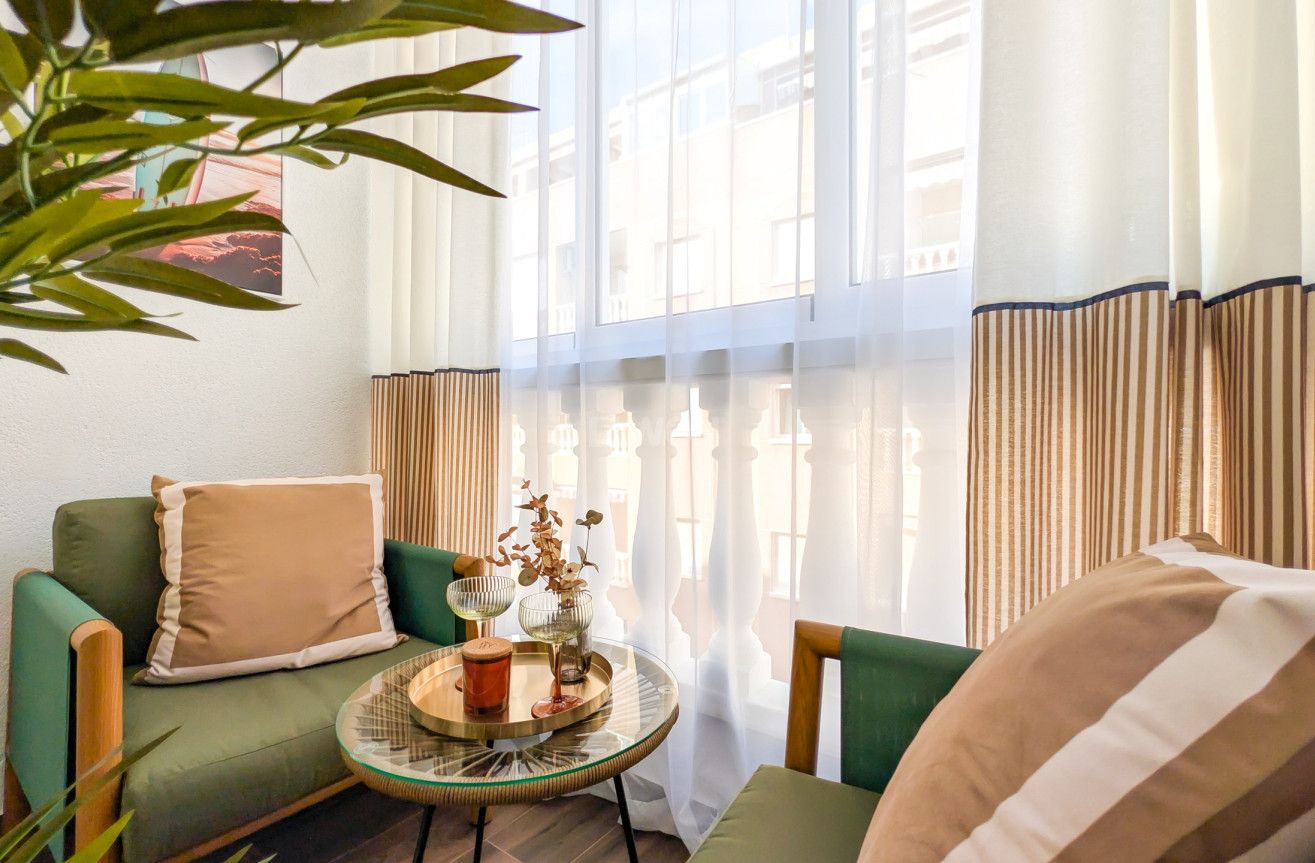 Odsprzedaż - Mieszkanie w bloku - Torrevieja - Costa Blanca