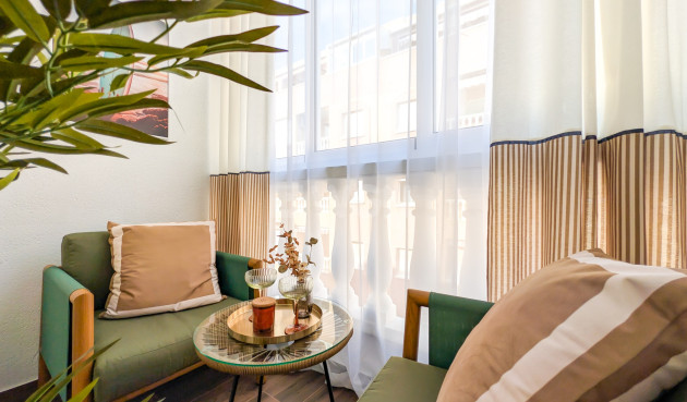 Odsprzedaż - Mieszkanie w bloku - Torrevieja - Costa Blanca