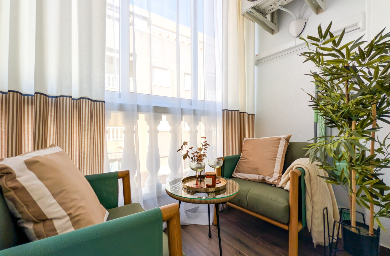 Odsprzedaż - Mieszkanie w bloku - Torrevieja - Costa Blanca