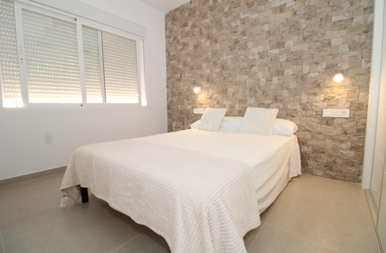 Odsprzedaż - Villa - Lo Pagan - LA PUNTICA