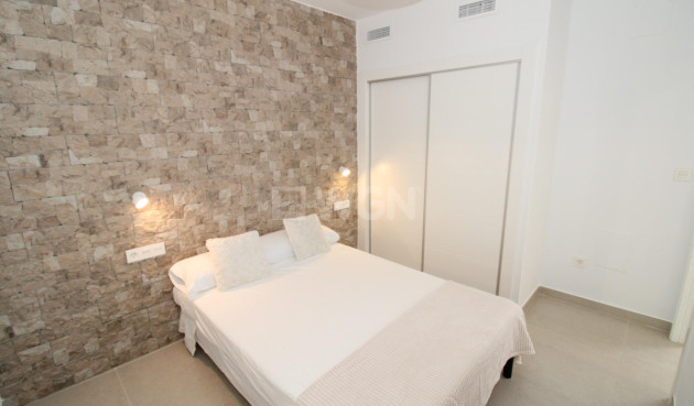 Odsprzedaż - Villa - Lo Pagan - LA PUNTICA