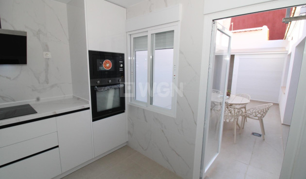 Odsprzedaż - Villa - Lo Pagan - LA PUNTICA