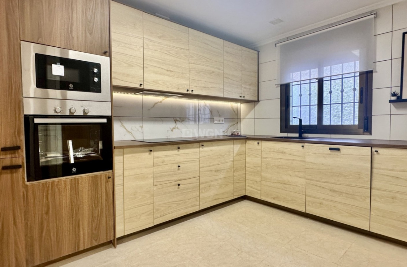 Resale - Townhouse - San Miguel de Salinas - Inland