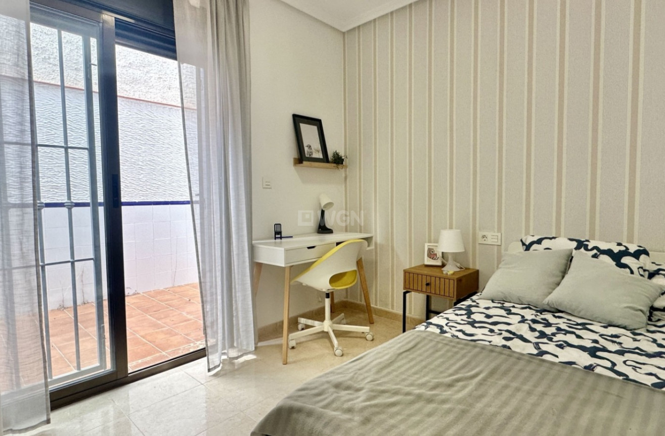 Resale - Townhouse - San Miguel de Salinas - Inland